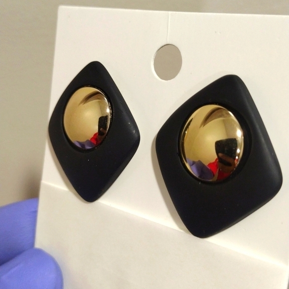 Women's Polished Silver tone Circle on Black Rectangular Shape Stud Earrings, 1" - Picture 3 of 4